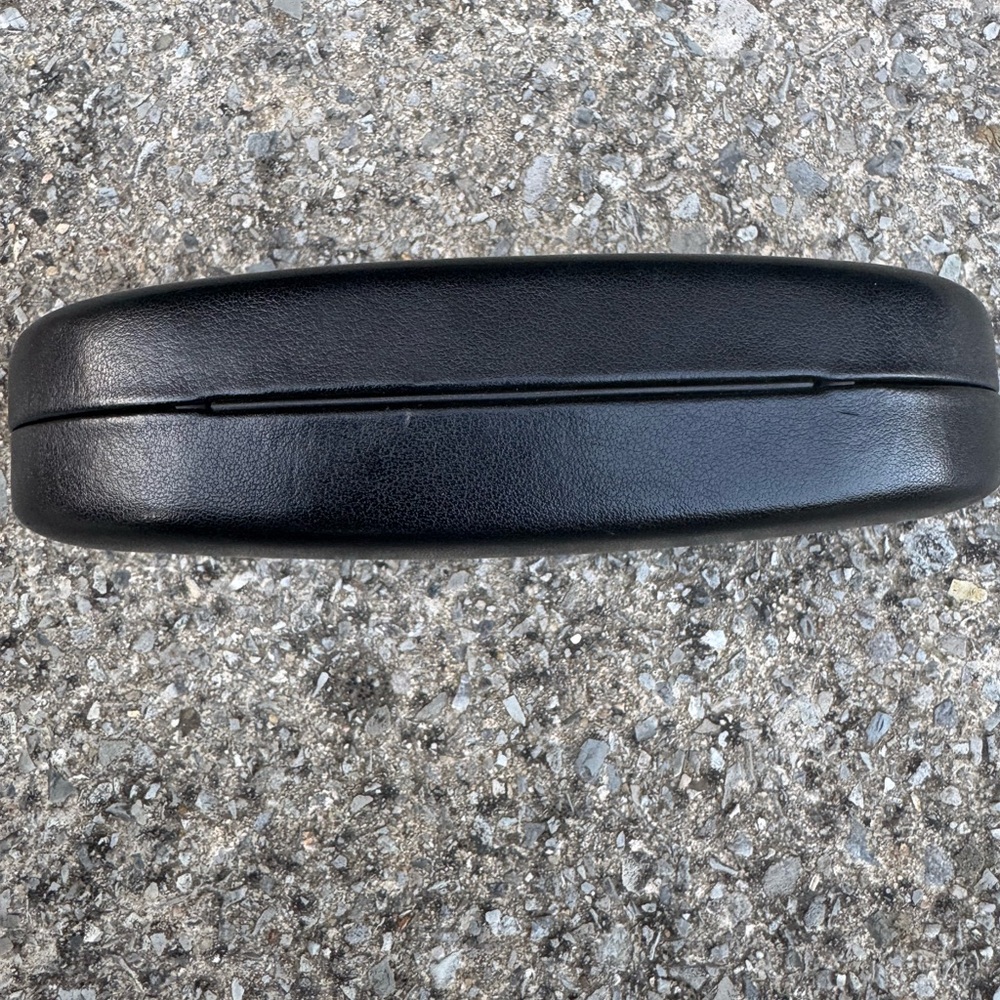 Authentic Ray-Ban Black Sunglasses Case with Cloth - Picture 6 of 8